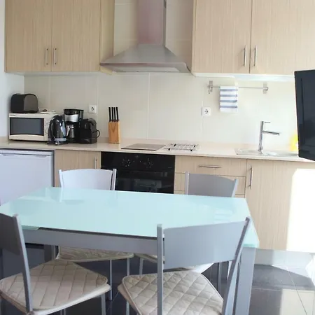 Πανσιόν Pinho Apartments, And 3*