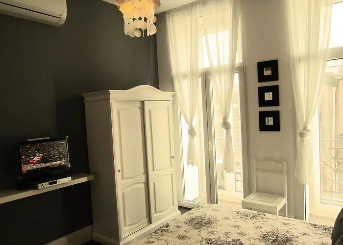 Pinho Apartments, And 3*